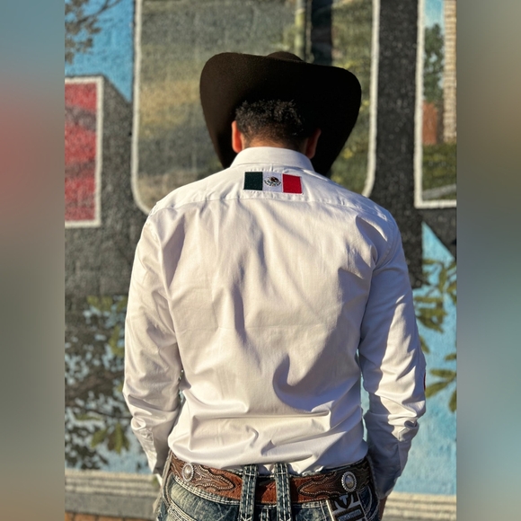 MEN'S SNAP POCKETS MODERN FIT EMBROIDERED WESTERN SHIRT - Picture 2 of 5